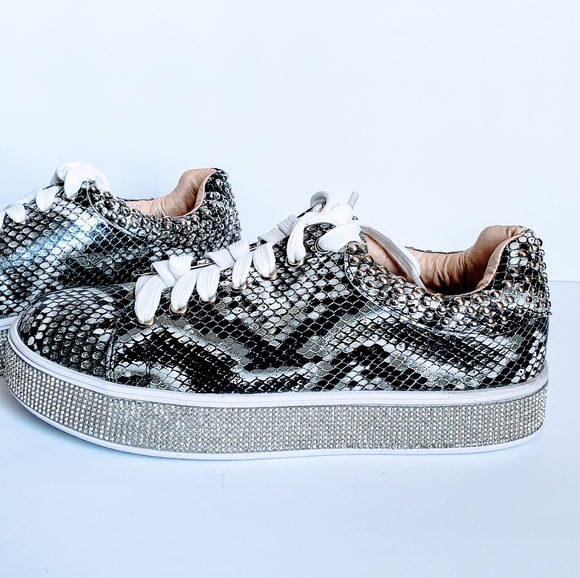 ♦️2/$20 Snake Embossed Studded Rhinestone Sneakers - Picture 4 of 7